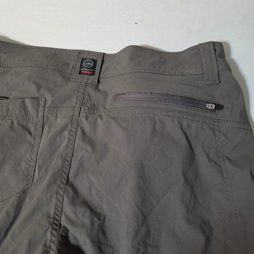 Wrangler ATG Pants Mens 34x30 Gray All Terrain Gear Hiking‎ Nylon Stretch